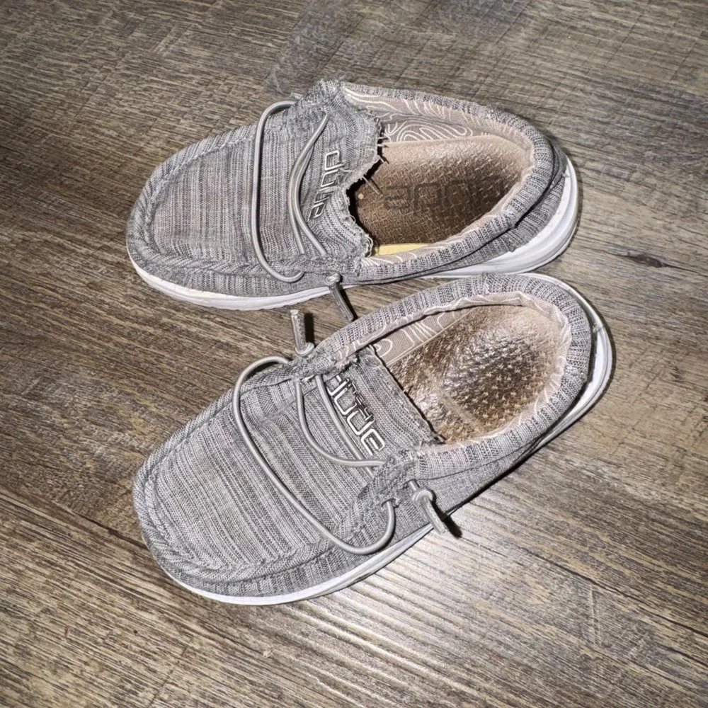 HEYDUDE Wally Toddler Kids Size 9 Linen Stone Gray Slip On Loafers Shoes